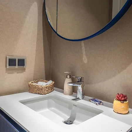 Luxury 5-star Seafront شقة *