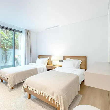 Luxury 5-star Seafront