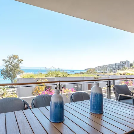 Luxury 5-star Seafront شقة بودروم
