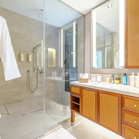 Luxury 5-star Seafront شقة *