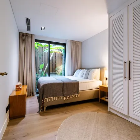 Luxury 5-star Seafront *