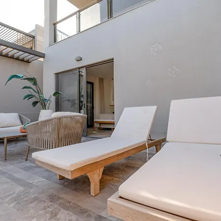 Luxury 5-star Seafront