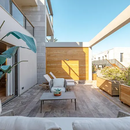 Luxury 5-star Seafront بودروم