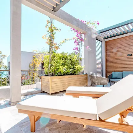 Luxury 5-star Seafront بودروم