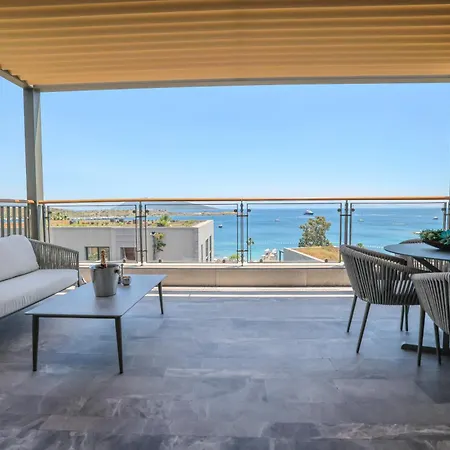 1-Bedroom Seafront Flat With Hotel Amenities Apartment Bodrum