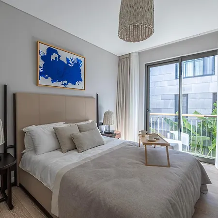 1-Bedroom Seafront Flat With Hotel Amenities *
