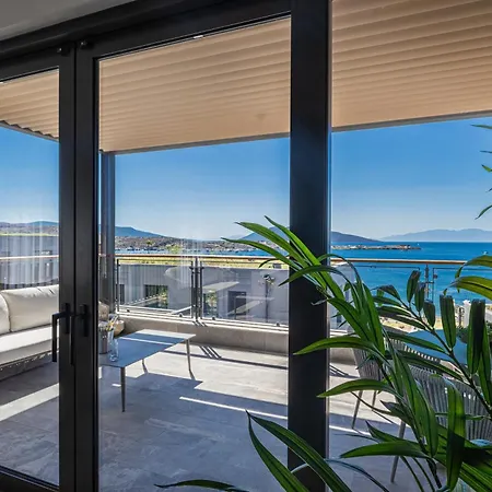 1-Bedroom Seafront Flat With Hotel Amenities Bodrum