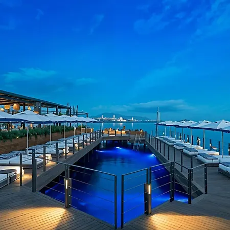 Apartment 1-Bedroom Seafront Flat With Hotel Amenities
