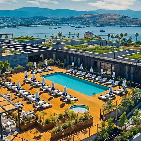 1-Bedroom Seafront Flat With Hotel Amenities Apartment Bodrum